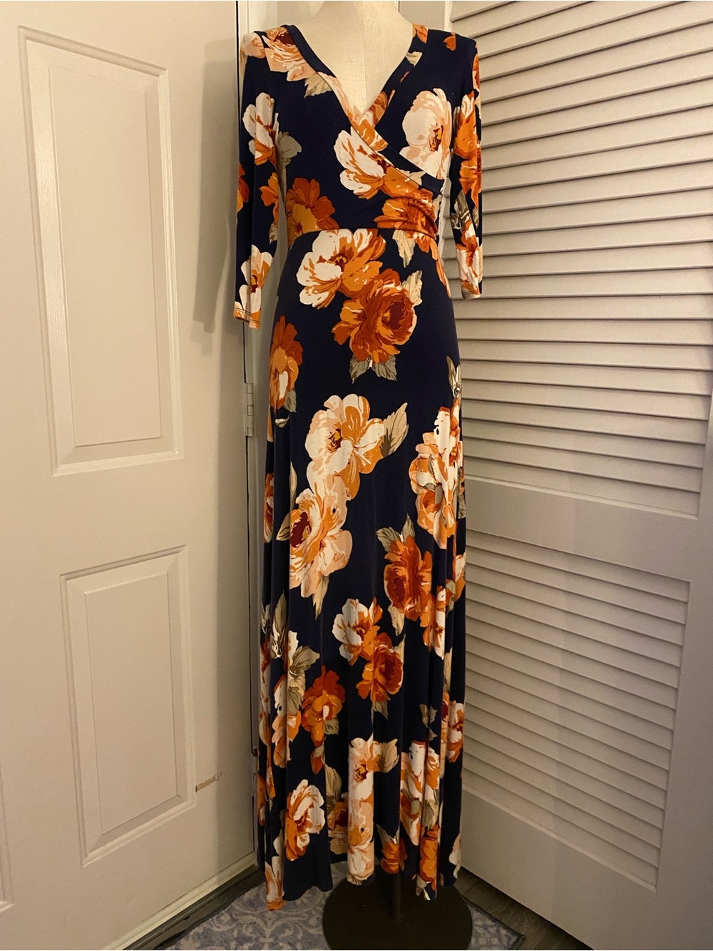 Hello MIZ Navy Maxi Dress with Orange and Cream Floral Print- Size Small - Picture 1 of 8